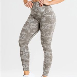 Women’s Best Camo Seamless Leggings in Green